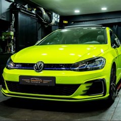 Full carwrap Volkswagen Golf GTE (Toxic Green)