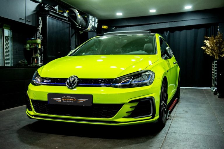 Full carwrap Volkswagen GTE Toxic green