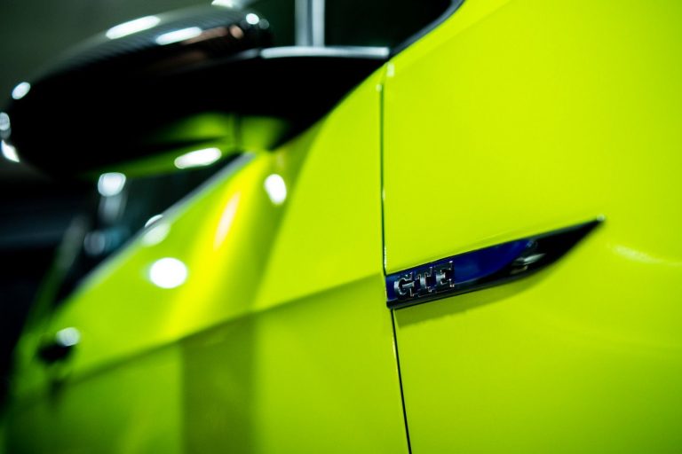 Full carwrap Volkswagen GTE Toxic green