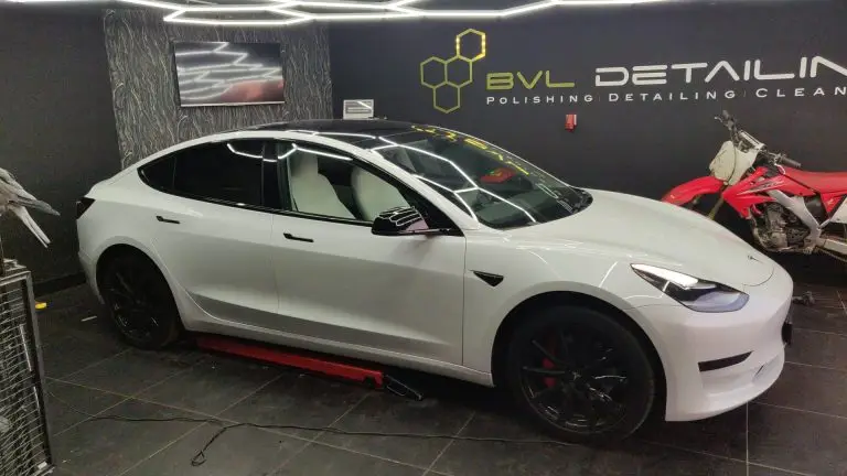 De-Chrome Tesla model 3