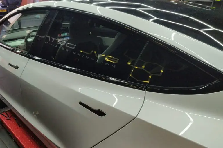 De-Chrome Tesla model 3 - WRAPPED! Carstyling