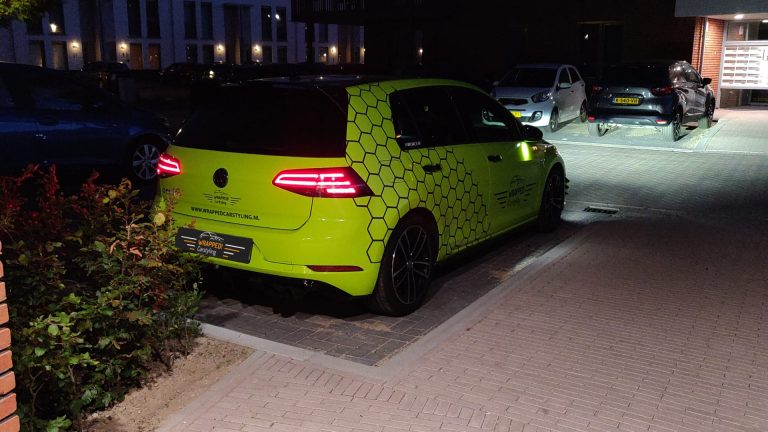 Full Full carwrap Volkswagen Golf GTE (Toxic Green)carwrap Volkswagen Golf GTE (Toxic Green)