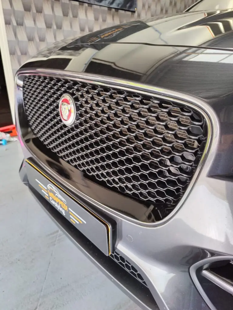 Ramen Tinten en De-Chromen Jaguar F-Pace