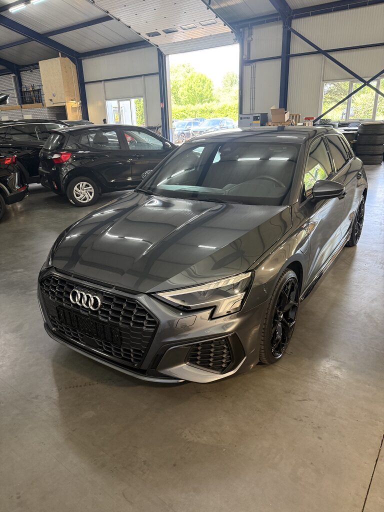 Audi A3 - Dechrome - WRAPPED! Carstyling