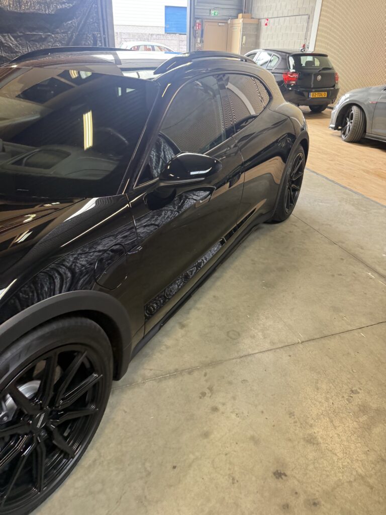 Porsche Taycan - De-Chrome - WRAPPED! Carstyling