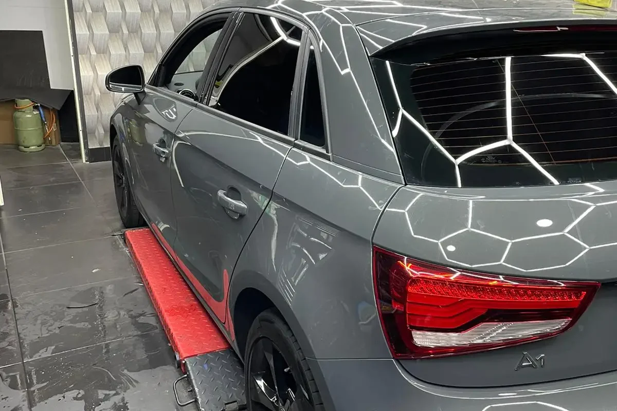 Ramen tinten audi A1